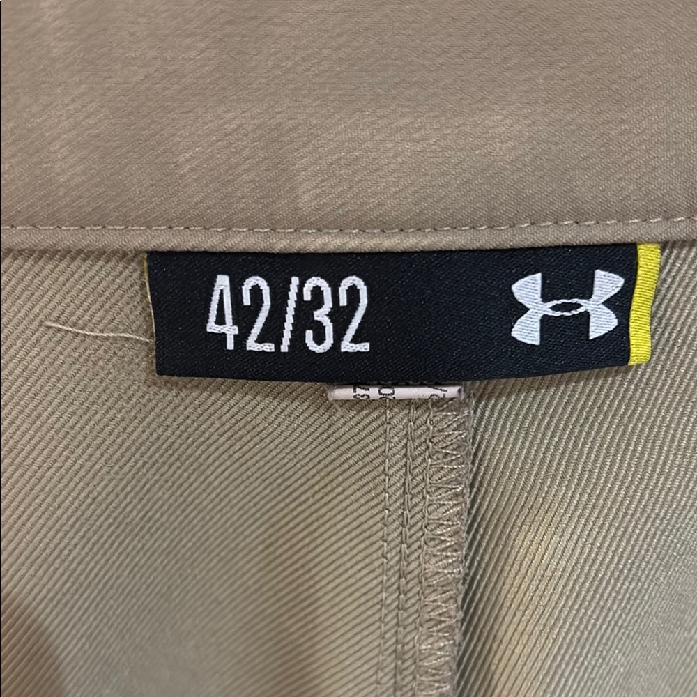 Under Armour Khaki Golf Pants 42 x 32 with Black logo